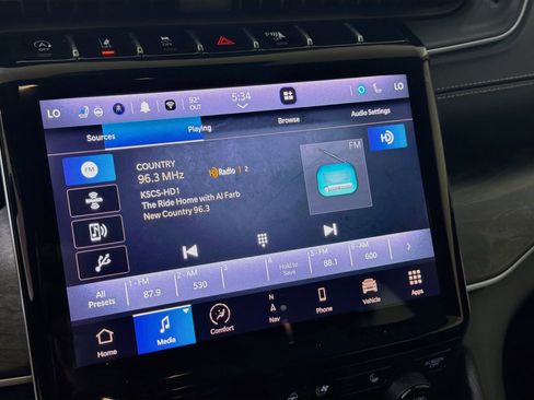 Used 2023 Jeep Grand Cherokee L Limited w/ Luxury Tech Group II AWD/4WD image 21