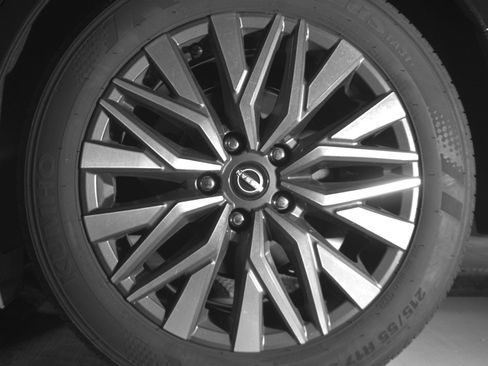 Used 2025 Nissan Altima 2.5 SV FWD image 11