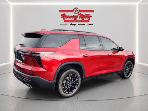 Used 2024 Chevrolet Traverse LT w/ Midnight/Sport Edition image 5