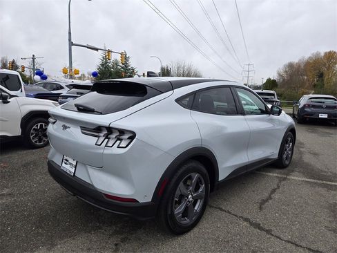 Used 2023 Ford Mustang Mach-E Select image 5