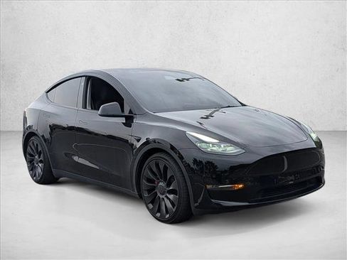 Used 2024 Tesla Model Y Performance AWD/4WD image 3