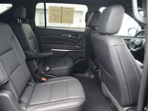 Used 2025 Chevrolet Traverse LT AWD/4WD image 20