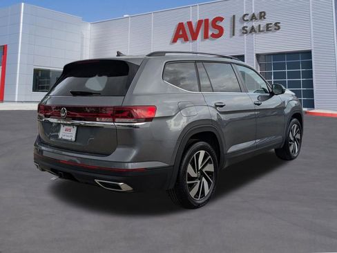 Used 2025 Volkswagen Atlas SE image 6