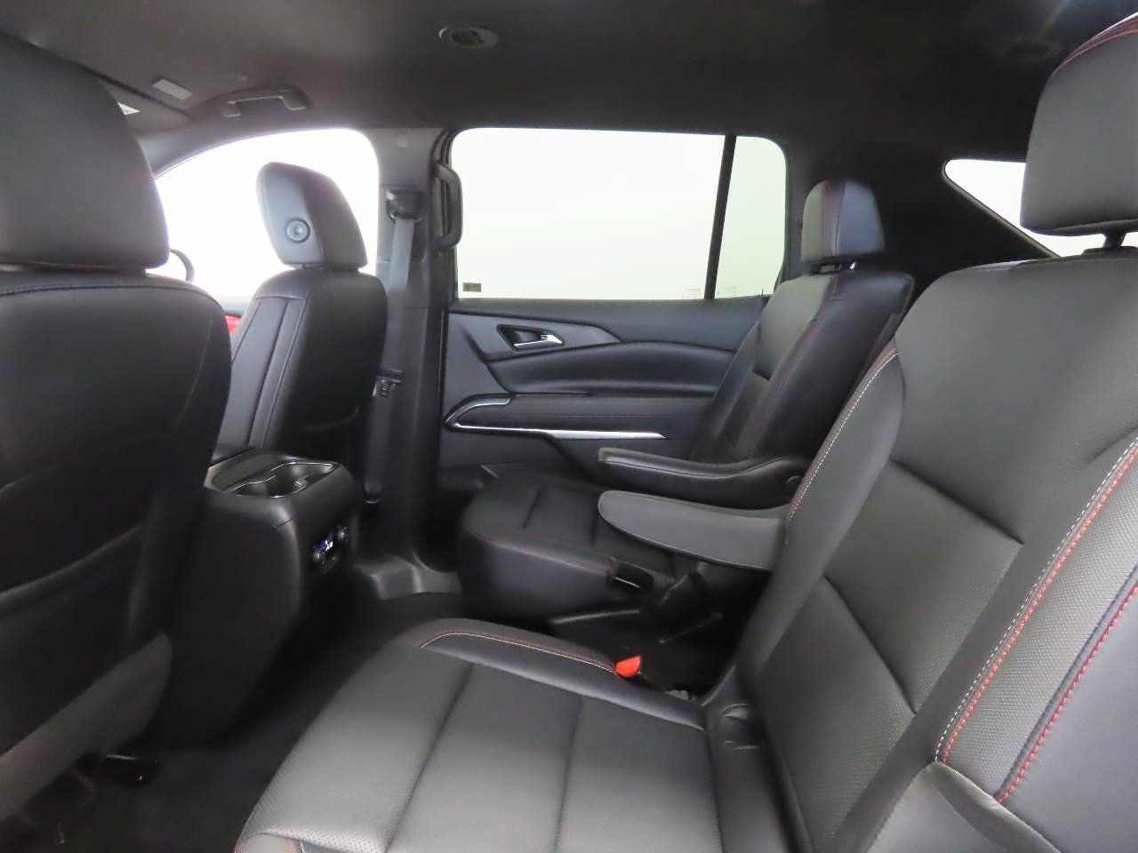 Used 2025 Chevrolet Traverse Z71 AWD/4WD image 15
