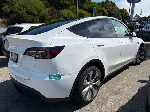 Used 2021 Tesla Model Y Long Range AWD/4WD image 6