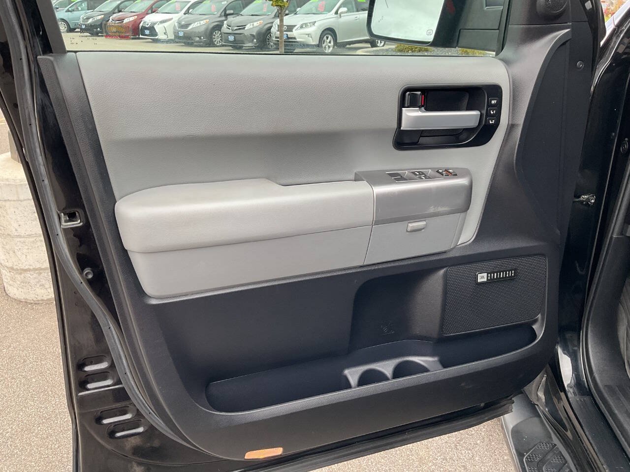 Used 2018 Toyota Sequoia Limited w/ Safety & Convenience Package AWD/4WD image 33