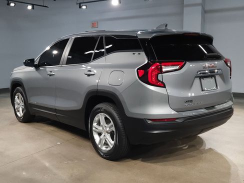 Used 2023 GMC Terrain SLE image 5