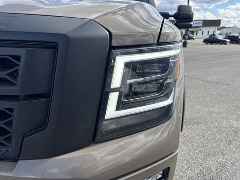 Used 2024 Nissan Titan PRO-4X w/ Pro-4x Convenience Package image 10