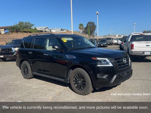 Used 2021 Nissan Armada SV RWD image 3