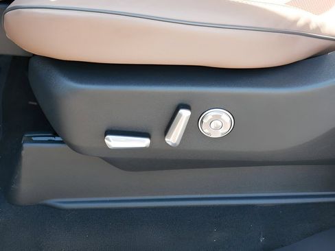 Certified 2025 Lincoln Navigator Black Label AWD/4WD image 17