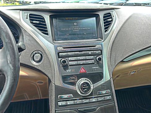 Used 2017 Hyundai Azera FWD image 32