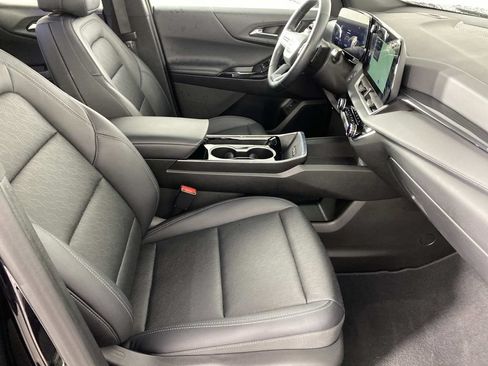 Used 2025 Chevrolet Equinox LT w/ Convenience Package II AWD/4WD image 11