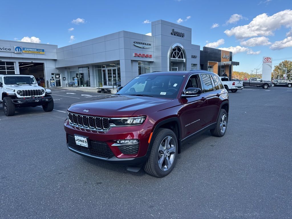 New 2025 Jeep Grand Cherokee Limited w/ MOPAR Finishing Package AWD/4WD image 1