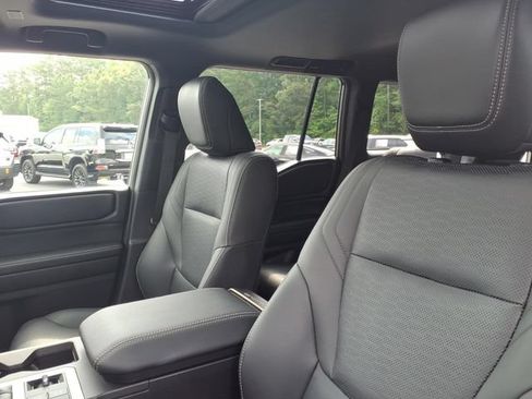 Used 2025 Toyota Land Cruiser w/ Premium Package AWD/4WD image 15