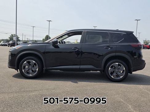 Used 2026 Nissan Rogue SV FWD image 2