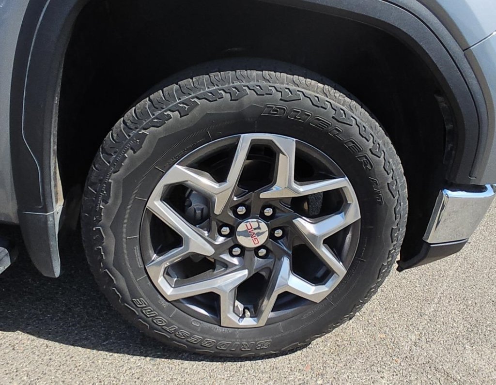 Used 2023 GMC Sierra 1500 SLT w/ SLT Premium Package AWD/4WD image 6