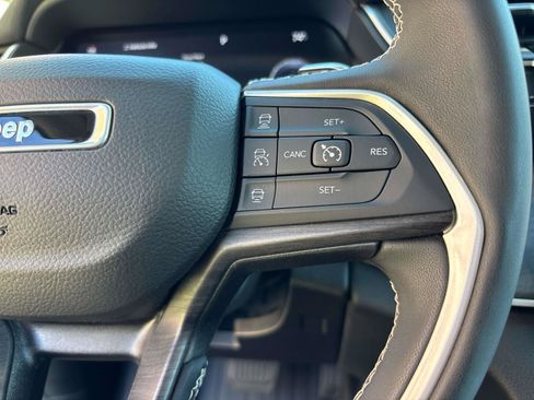 Used 2023 Jeep Grand Cherokee L Limited AWD/4WD image 19