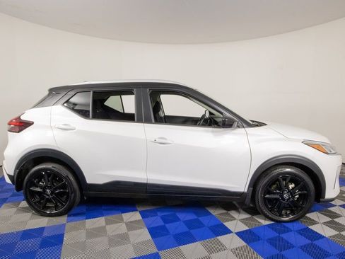 Used 2024 Nissan Kicks SV image 4