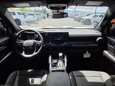 Used 2026 Chevrolet Colorado Trail Boss AWD/4WD image 14