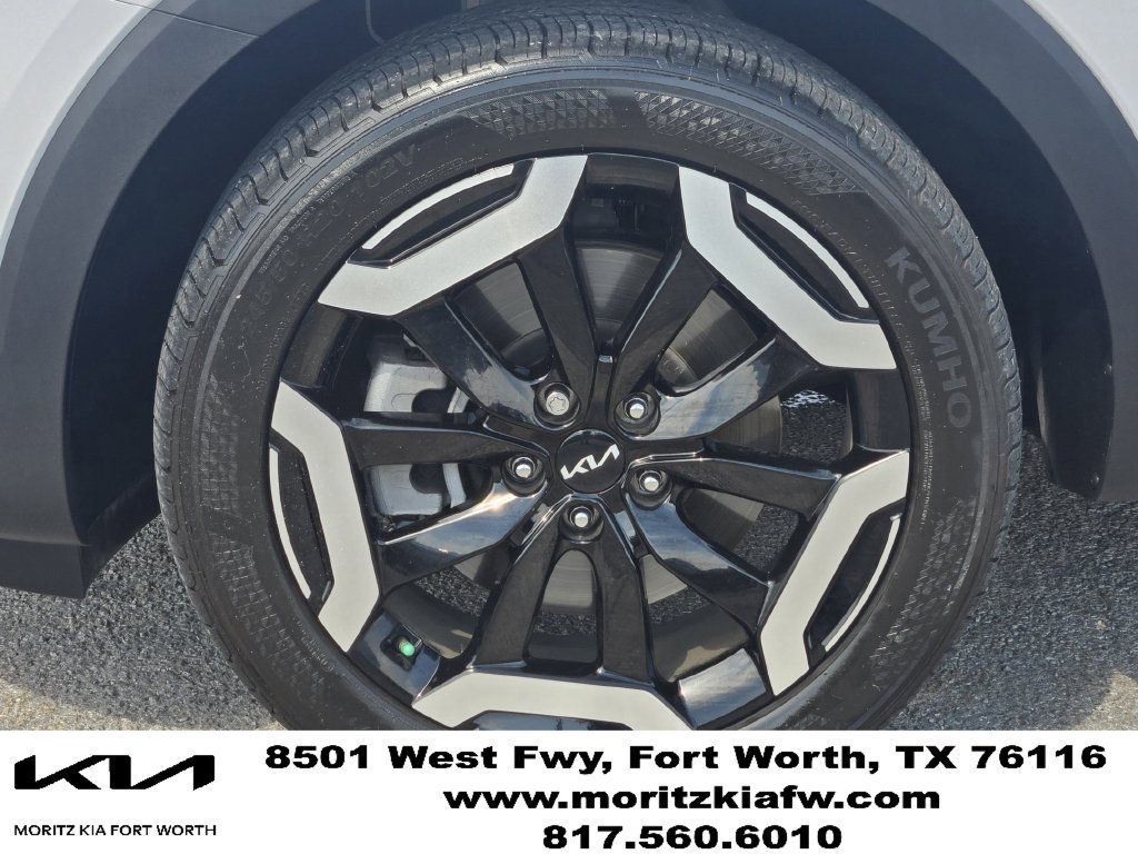 Certified 2025 Kia Telluride EX w/ EX Captain's Chair Package FWD image 10