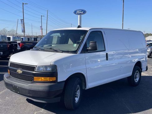 Used 2021 Chevrolet Express 2500 w/ Communications Package image 7