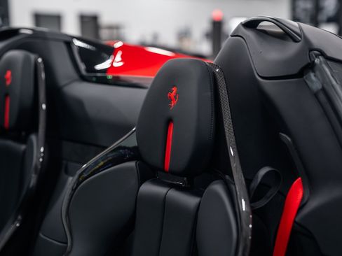 Used 2024 Ferrari SF90 Spider image 19
