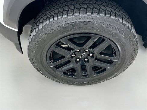 Used 2024 Chevrolet Colorado Trail Boss image 31