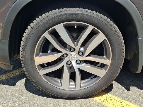 Used 2017 Honda Pilot Elite image 4