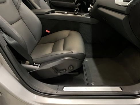 Used 2025 Volvo XC60 B5 Plus image 57