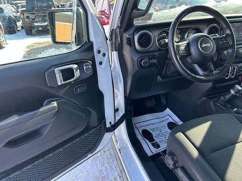 Used 2021 Jeep Gladiator Willys image 8