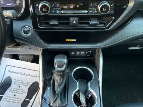 Used 2025 Toyota Highlander XSE image 22