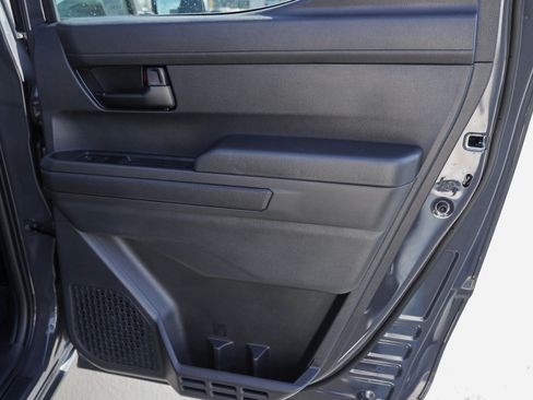Certified 2025 Toyota Tacoma SR5 AWD/4WD image 28