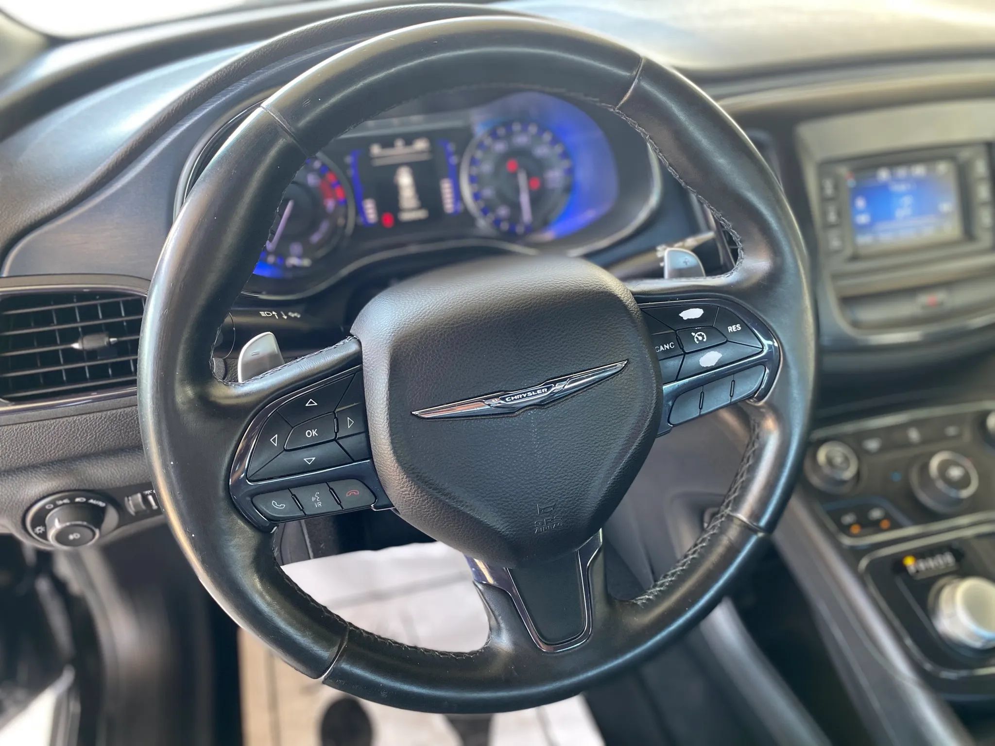 Used 2016 Chrysler 200 S FWD image 15