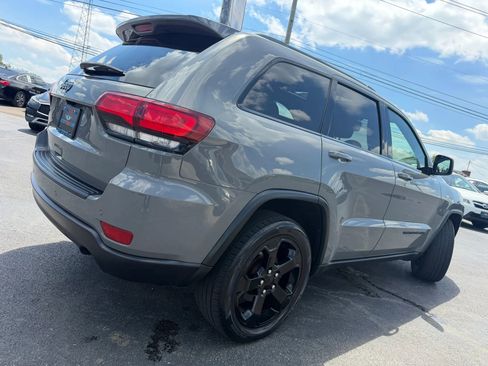 Used 2019 Jeep Grand Cherokee Laredo AWD/4WD image 57