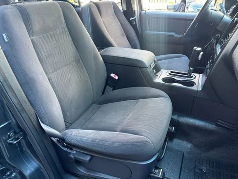 Used 2010 Ford Explorer Sport Trac XLT image 22