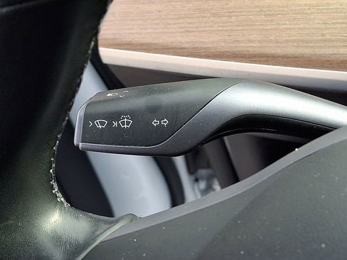 Used 2019 Tesla Model 3 Mid Range image 32