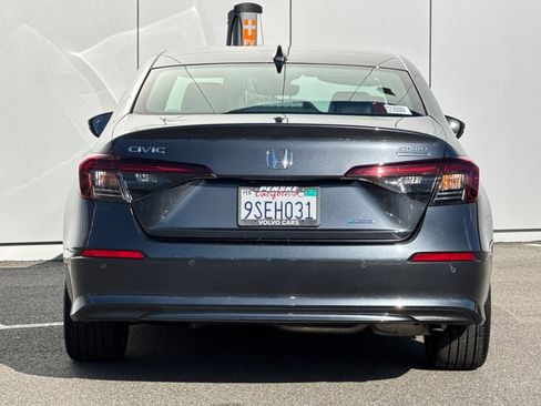 Used 2025 Honda Civic Sport image 4