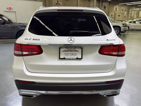 Used 2018 Mercedes-Benz GLC 300 4MATIC w/ Premium Package image 7