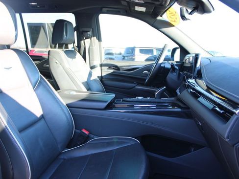 Used 2024 Cadillac Escalade Sport AWD/4WD image 30