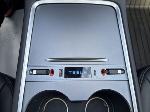 Used 2024 Tesla Model Y Long Range RWD image 5