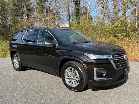 Used 2023 Chevrolet Traverse LT image 4