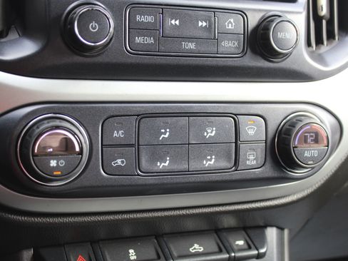 Used 2015 Chevrolet Colorado LT w/ Luxury Package image 32