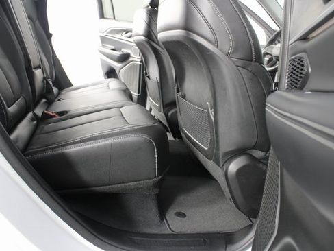 Used 2022 Jeep Grand Cherokee Limited 4xe image 23