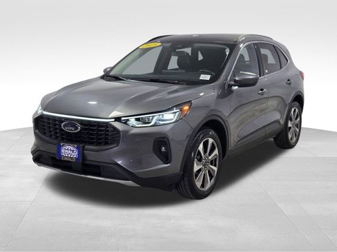 Used 2025 Ford Escape Platinum image 19