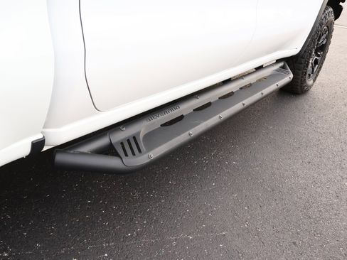 Used 2023 Chevrolet Silverado 1500 ZR2 w/ Technology Package image 31