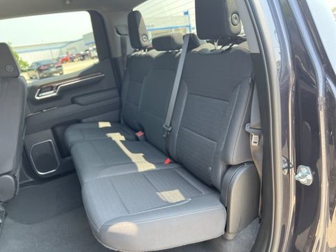 Used 2023 Chevrolet Silverado 1500 LT AWD/4WD image 25
