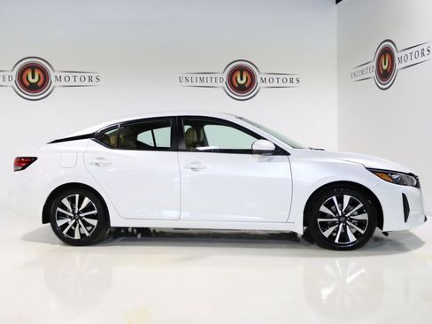 Used 2025 Nissan Sentra SV w/ SV Premium Package image 34