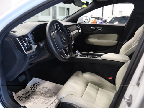 Used 2025 Volvo V60 B5 Cross Country Ultra w/ Climate Package AWD/4WD image 16