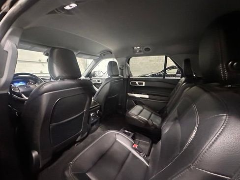 Used 2020 Ford Explorer XLT w/ Equipment Group 202A AWD/4WD image 15