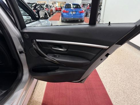 Used 2017 BMW 340i xDrive Sedan image 32